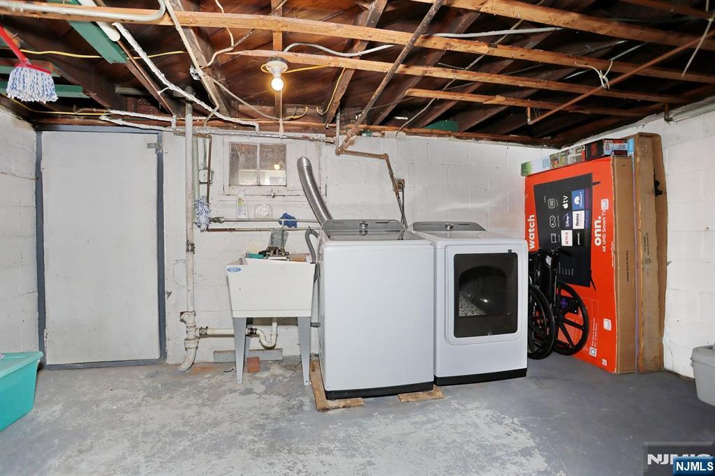 21 Haring Street Bergenfield, NJ 07621 - Photo 26 of 37