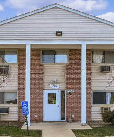 $174,900 | 706 Marilyn Avenue, Unit 105, Glendale Heights, IL 60139