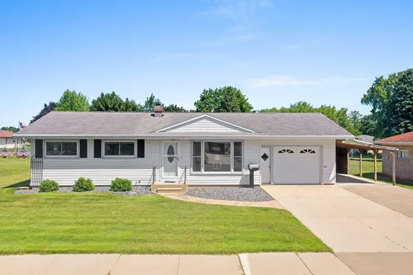 $249,900 | 1501 State Street, Algoma, WI 54201