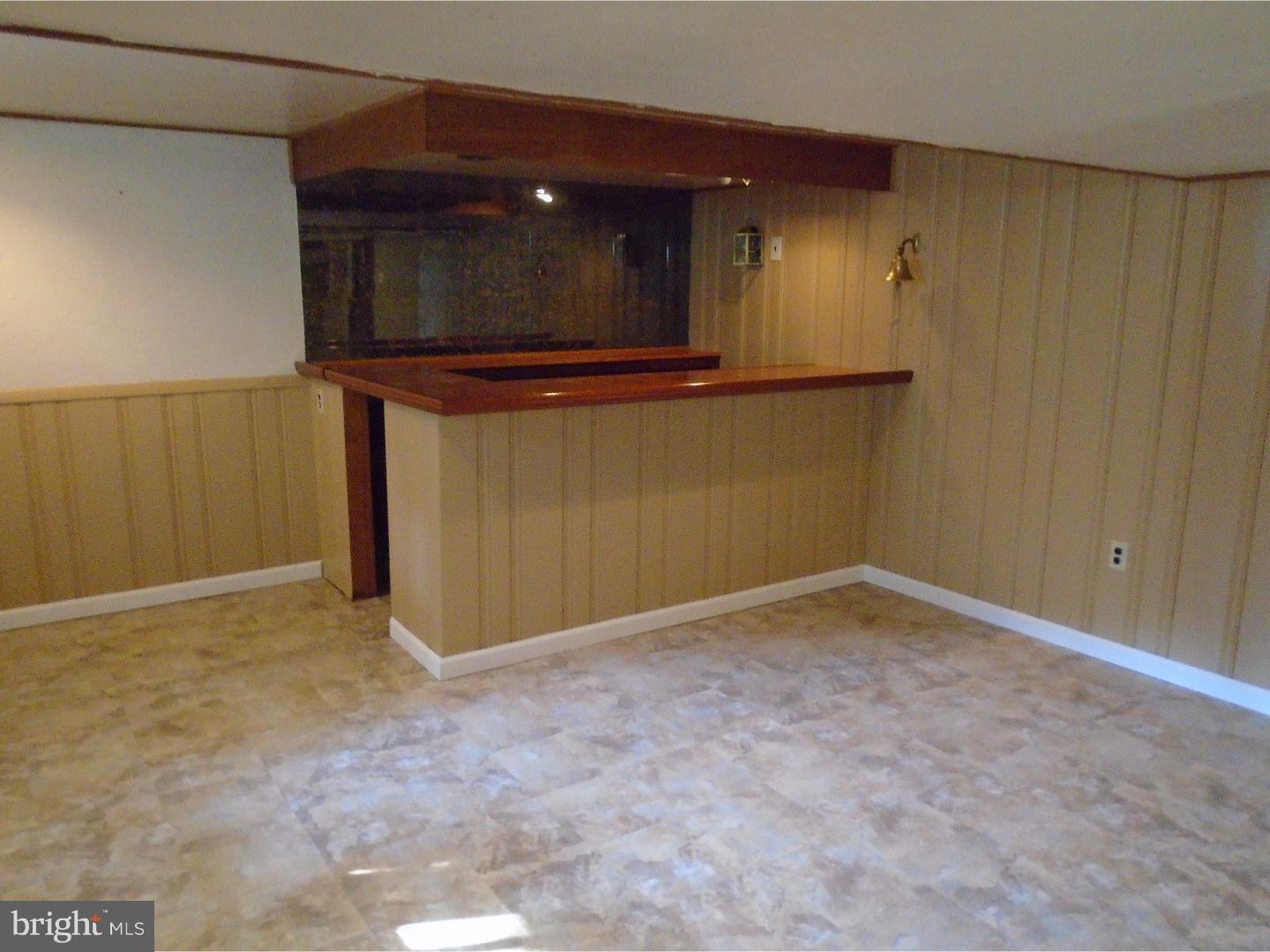 16 Golf Road Darby, PA 19023 - Photo 13 of 13 Wet Bar
