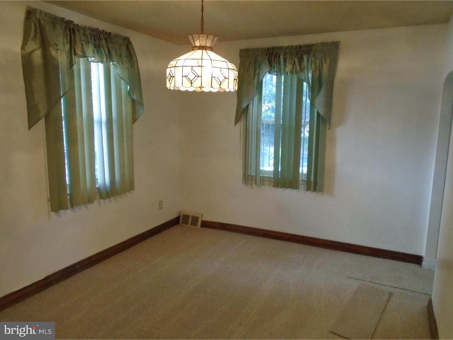 16 Golf Road Darby, PA 19023 - Photo 5 of 13 Dining Room