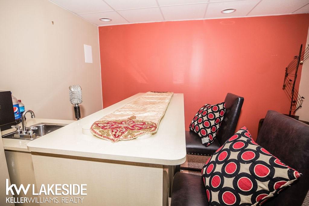 30870 Bradmore Road Warren, MI 48092 - Photo 38 of 41 31390953-37.JPG