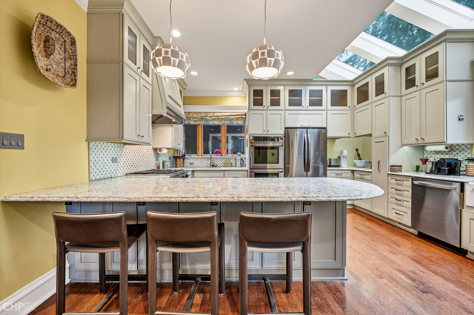 1516 West Sherwin Avenue Chicago, IL 60626 - Photo 2 of 15