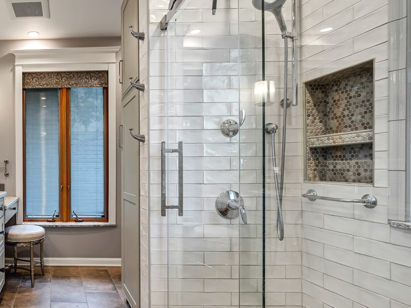 1516 West Sherwin Avenue Chicago, IL 60626 - Photo 8 of 15