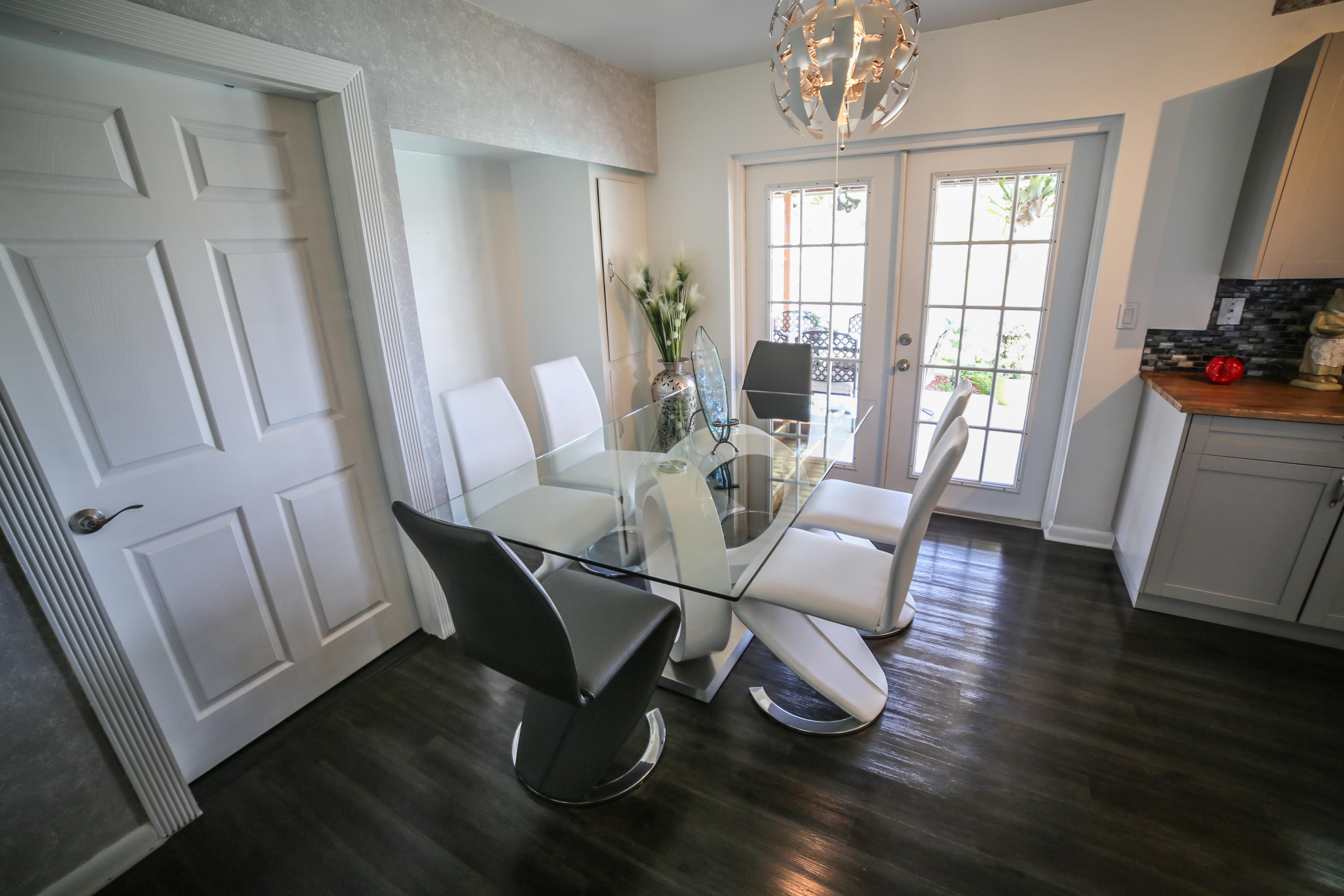 46 Andros Road Palm Springs, FL 33461 - Photo 14 of 25 Dining area