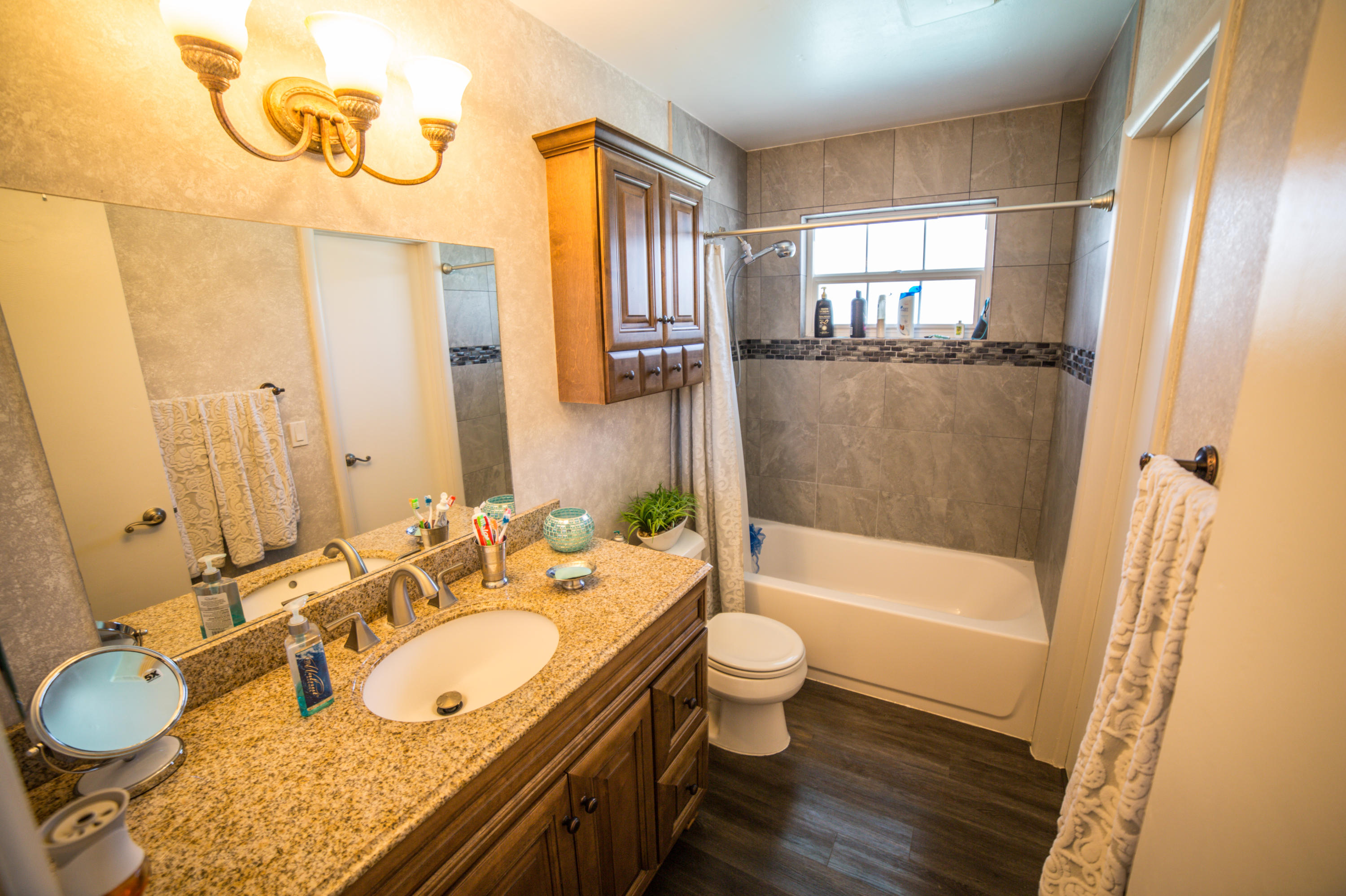 46 Andros Road Palm Springs, FL 33461 - Photo 21 of 25 Bathroom
