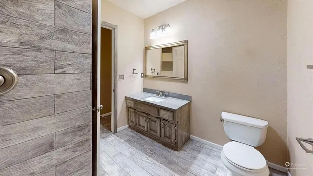 $299,900 | 20089 South 1475th Road, Nevada, MO 64772