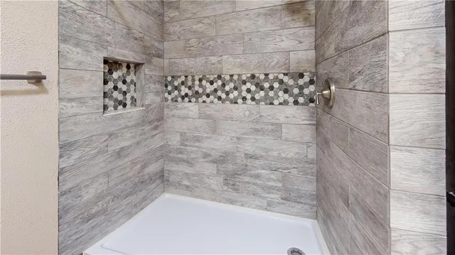 $299,900 | 20089 South 1475th Road, Nevada, MO 64772