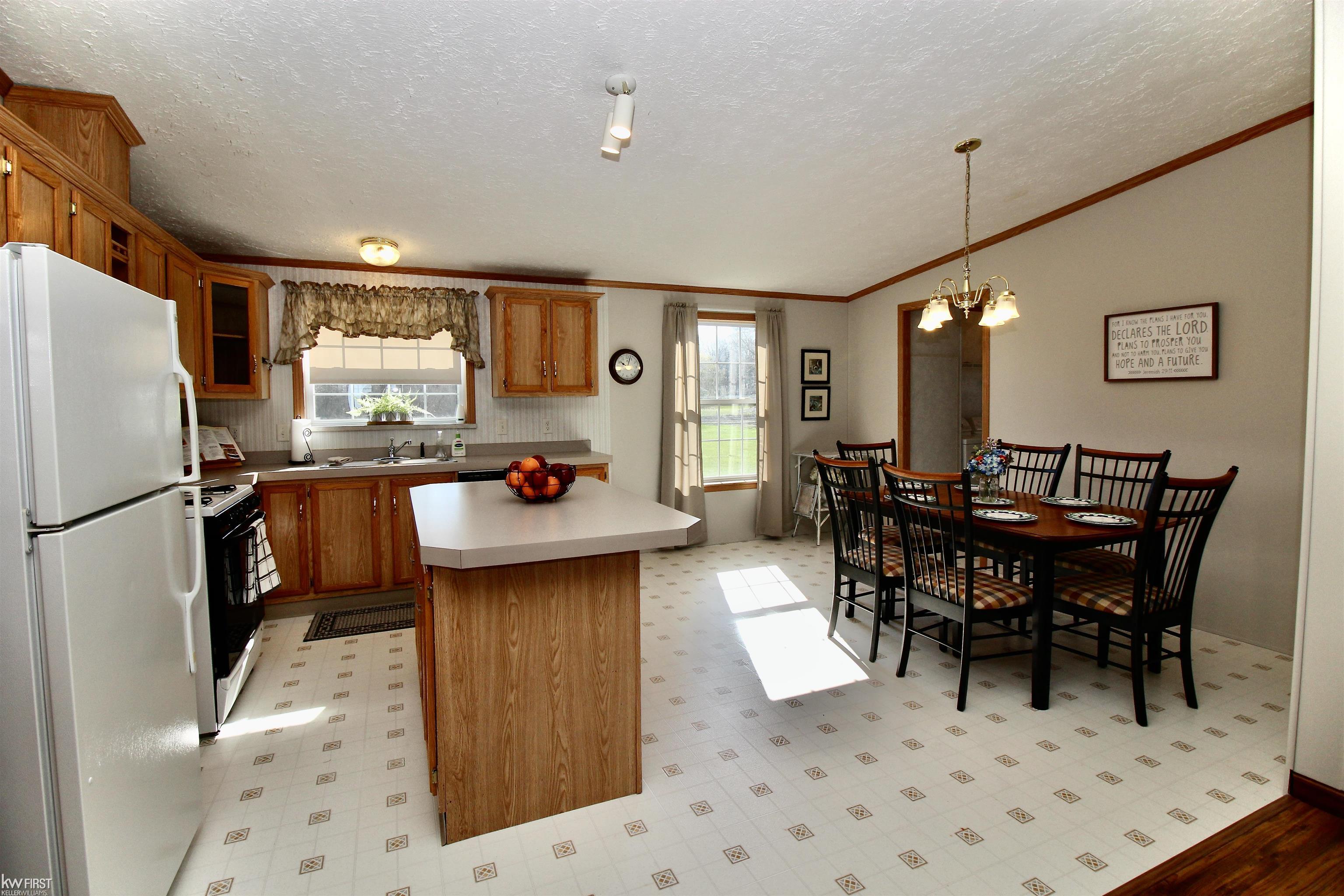 8965 North Belsay Road Millington, MI 48746 - Photo 4 of 26 50138654-b1c83d74-cc40-4449-8847-20592626a56c.JPG