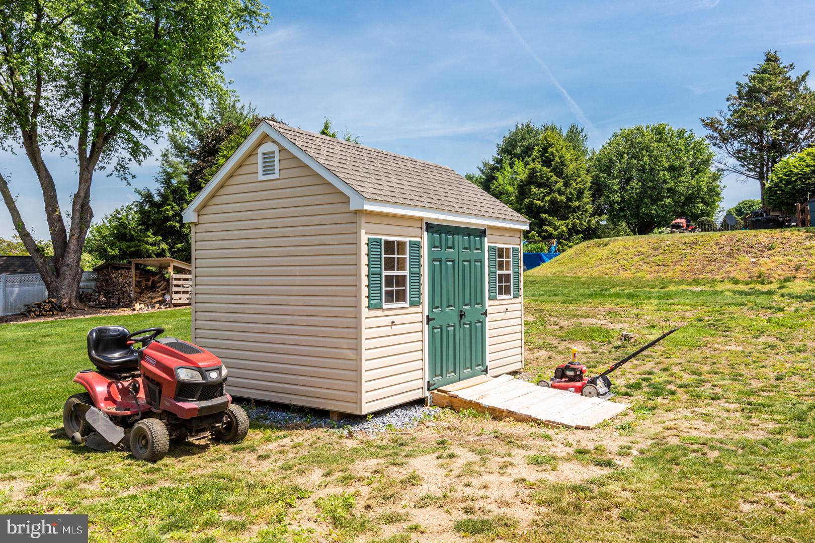 681 Ridgeview Drive Ephrata, PA 17522 - Photo 59 of 71 Matching-Home Shed!