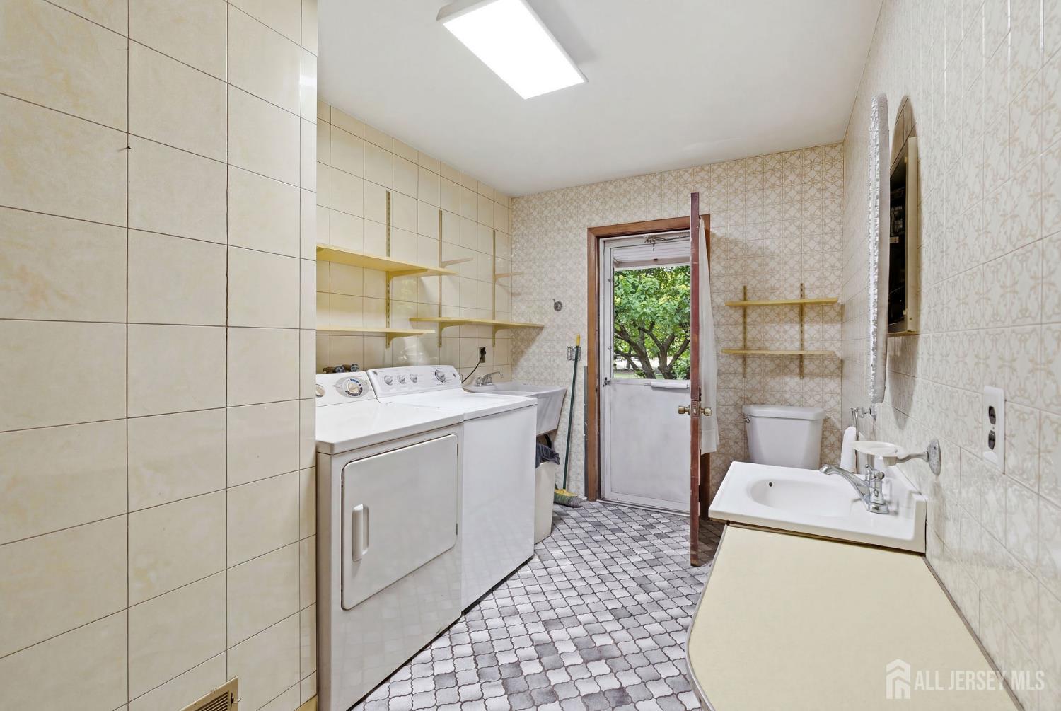 1868 Amwell Road Somerset, NJ 08873 - Photo 19 of 34