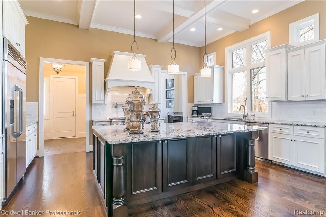 3798 Thatcher Drive Rochester, MI 48309 - Photo 17 of 62 017-Gourmet_Kitchen-5491897-large.jpg