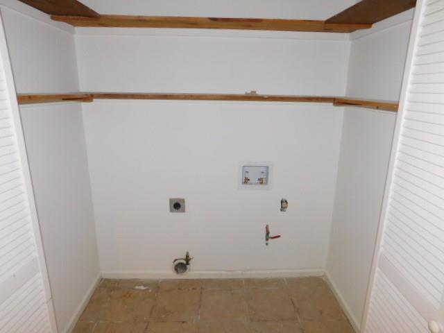 1710 Pine Road Marietta, GA 30062 - Photo 9 of 23 a view of small space