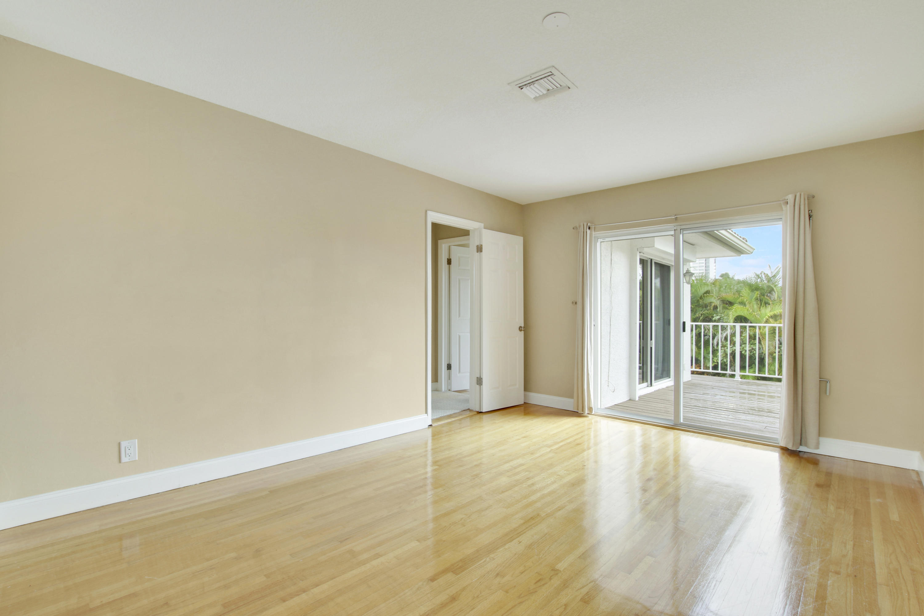 2970 Spanish River Road Boca Raton, FL 33432 - Photo 20 of 33 House2-33