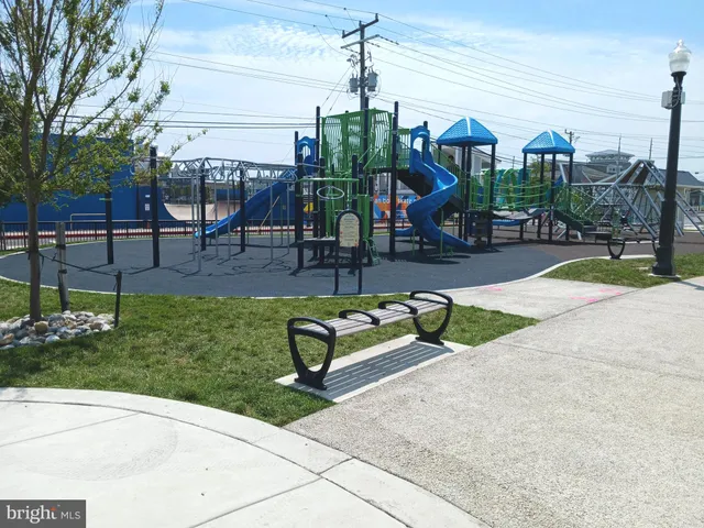 a view of a tennis court