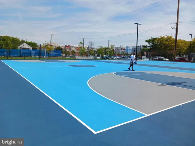 a view of entryway and hall