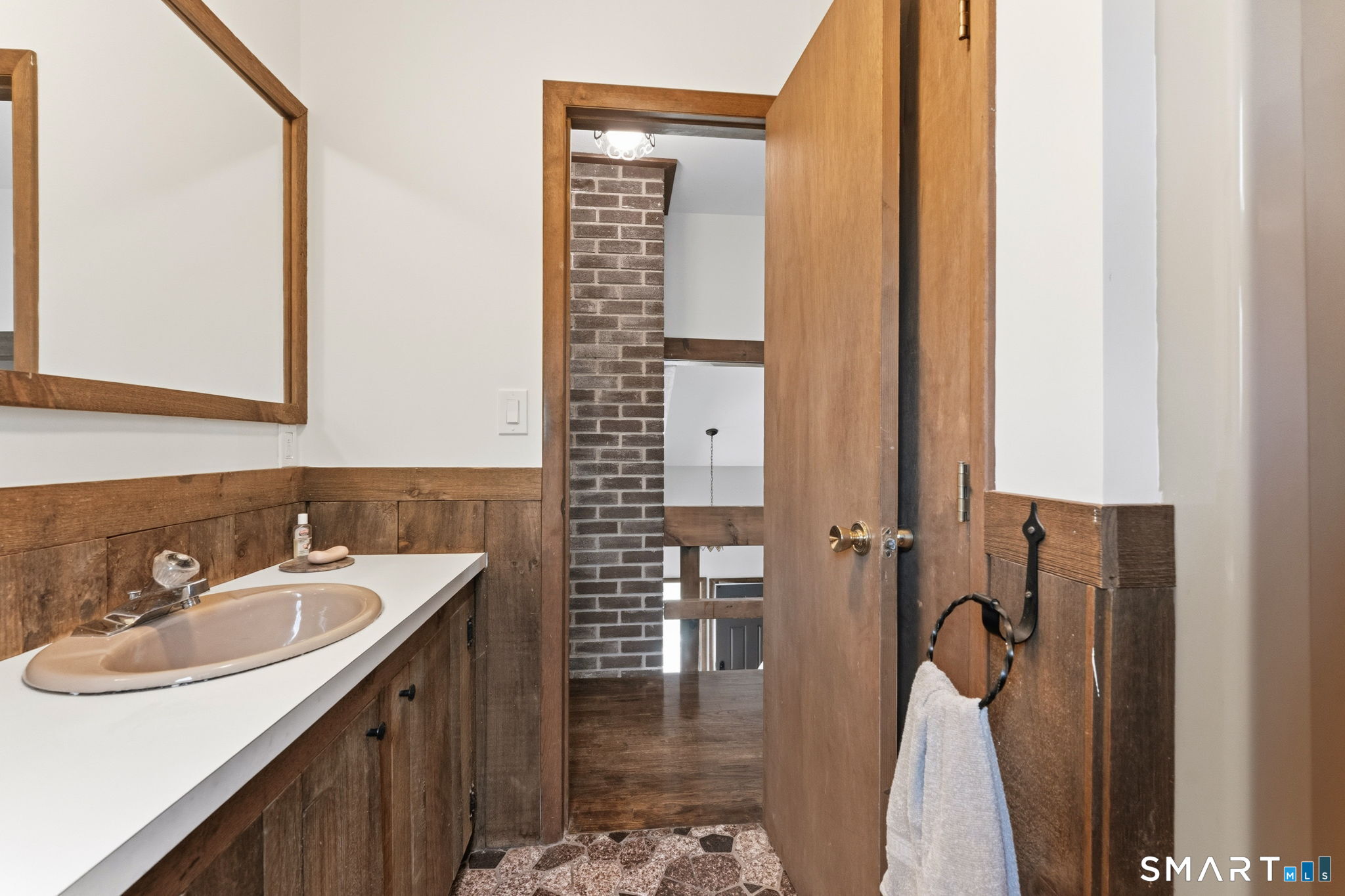 283 Main Street South Bethlehem, CT 06751 - Photo 16 of 35