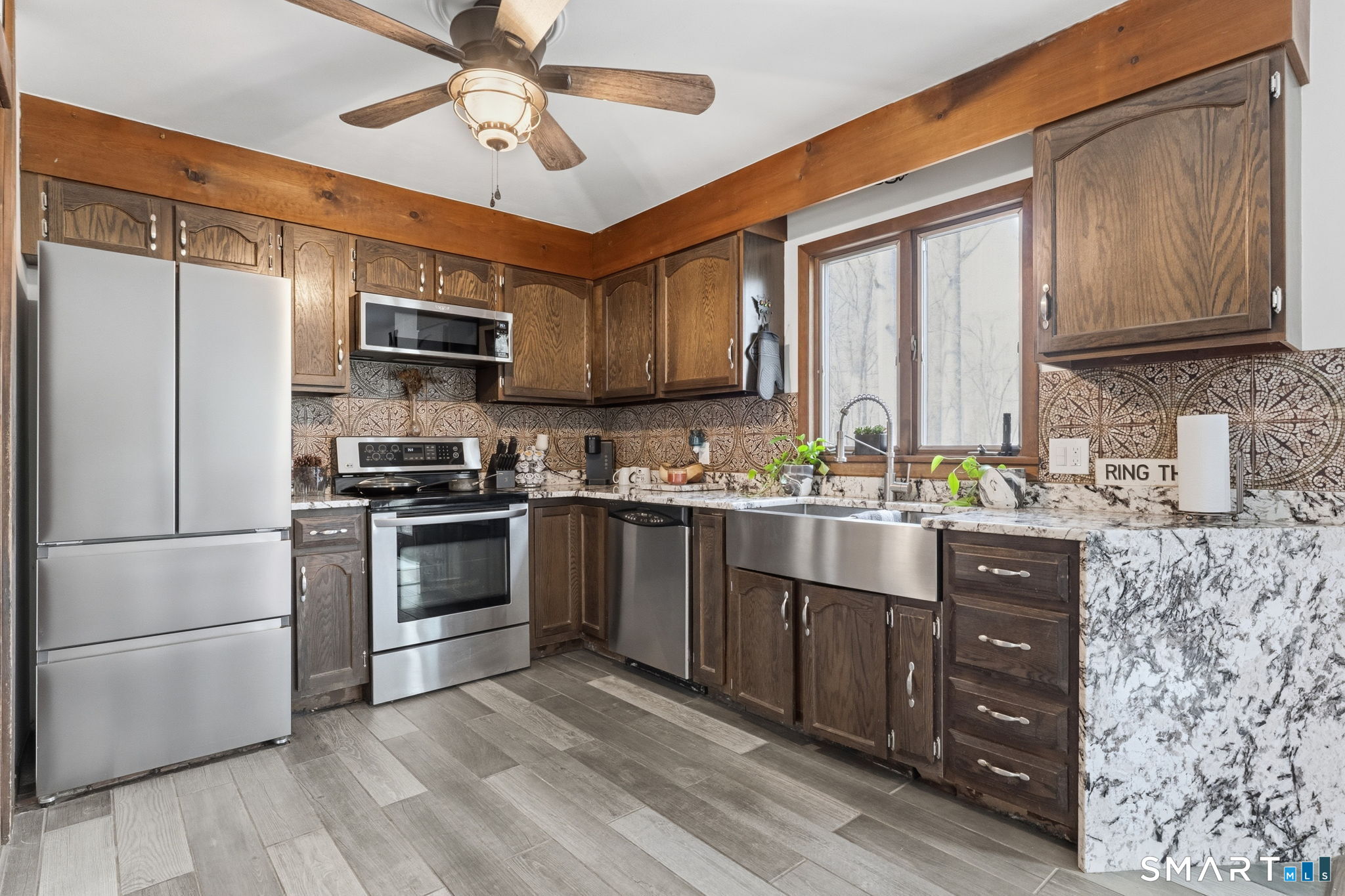 283 Main Street South Bethlehem, CT 06751 - Photo 9 of 35