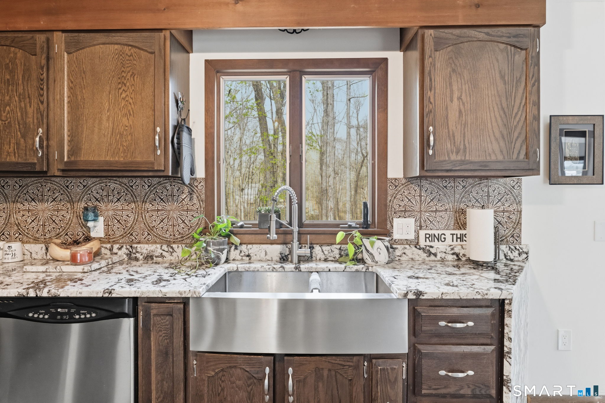 283 Main Street South Bethlehem, CT 06751 - Photo 10 of 35