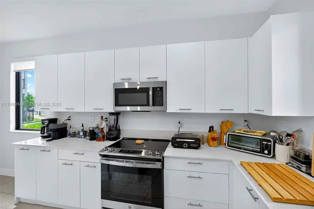 $840,000 | 4426 Northwest 83rd Street, Doral, FL 33122