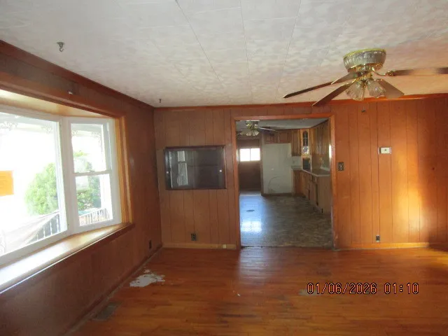 a view of livingroom and window