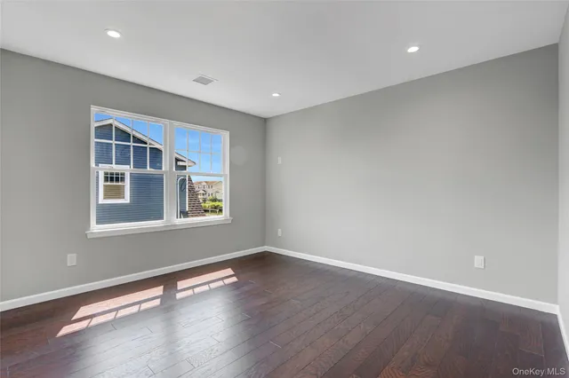 $927,000 | 2941 Moreland Avenue, Oceanside, NY 11572