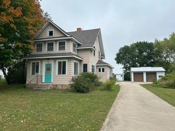 $229,000 | 321 Highway 7, Hutchinson, MN 55350