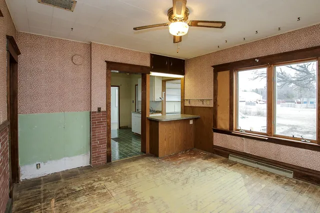 $229,000 | 321 Highway 7, Hutchinson, MN 55350