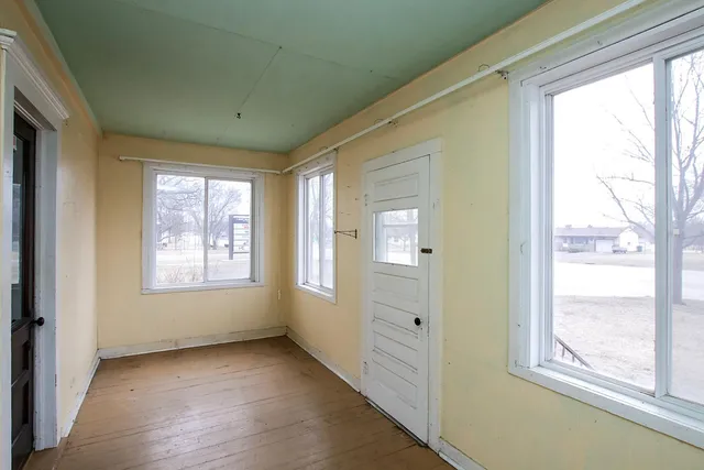 $229,000 | 321 Highway 7, Hutchinson, MN 55350