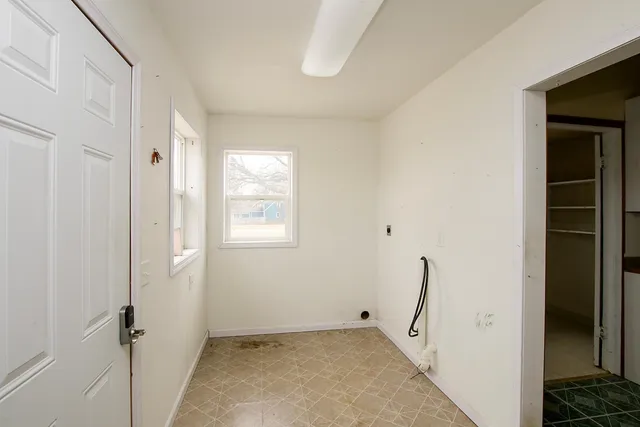 $229,000 | 321 Highway 7, Hutchinson, MN 55350