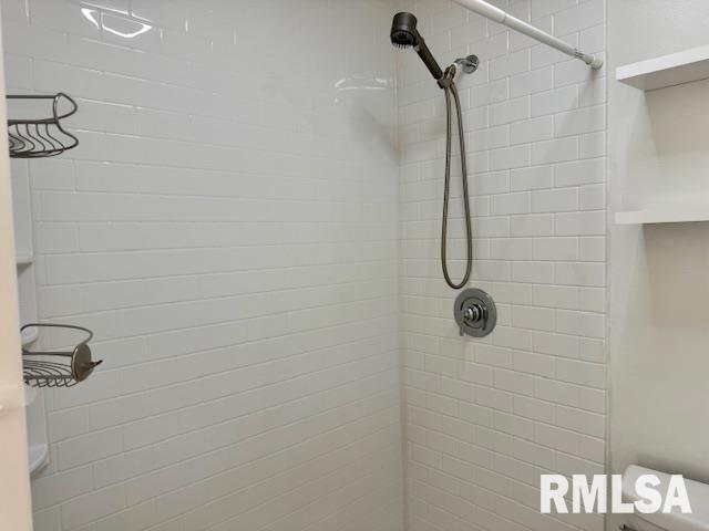 765 9th Avenue South Clinton, IA 52732 - Photo 15 of 25 a bathroom with a shower