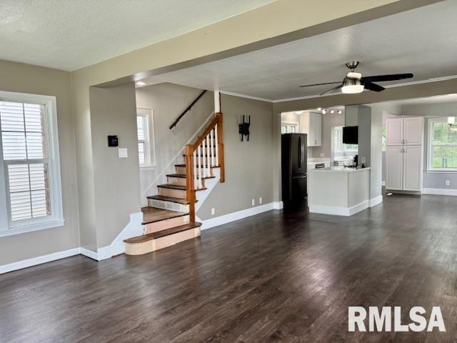 765 9th Avenue South Clinton, IA 52732 - Photo 9 of 25 a view of an entryway with wooden floor