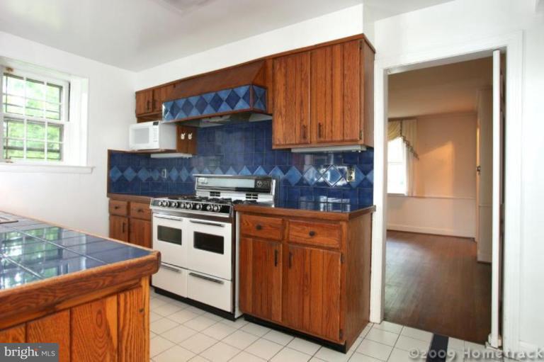 2204 South Road Baltimore, MD 21209 - Photo 7 of 18 Kitchen #2