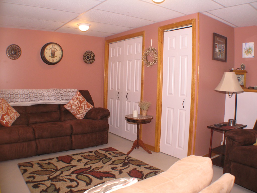 43 Roberta Road Blackstone, MA 01504 - Photo 17 of 30 Gallery Image 17