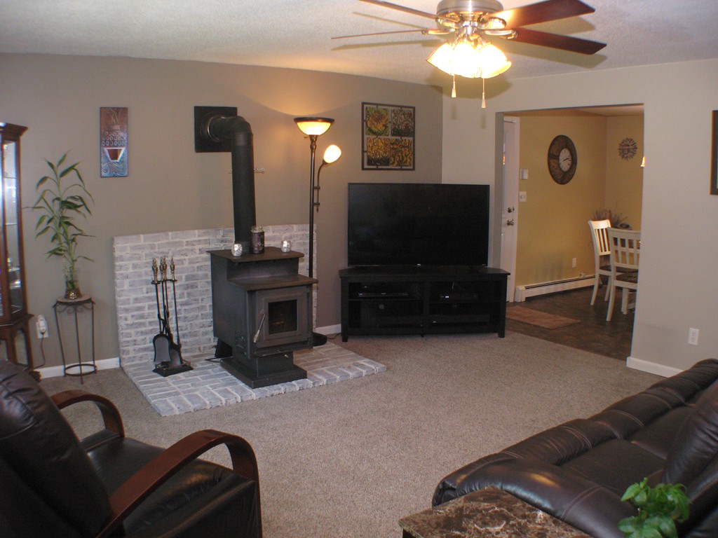 43 Roberta Road Blackstone, MA 01504 - Photo 7 of 30 Gallery Image 7