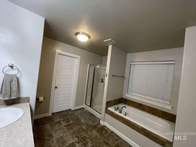 $615,000 | 5265 North Diamond Creek Avenue, Meridian, ID 83646