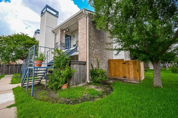 $1,000 | 3900 Woodchase Drive, Unit 86, Houston, TX 77042