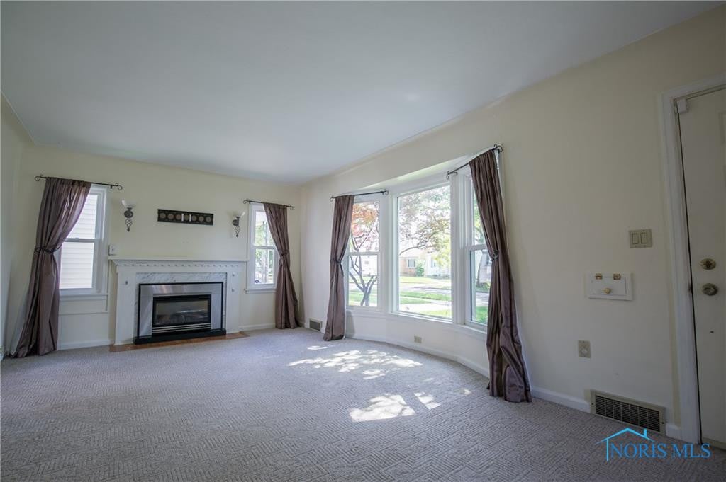 724 Waybridge Road Toledo, OH 43612 - Photo 2 of 28 Gallery Image 2