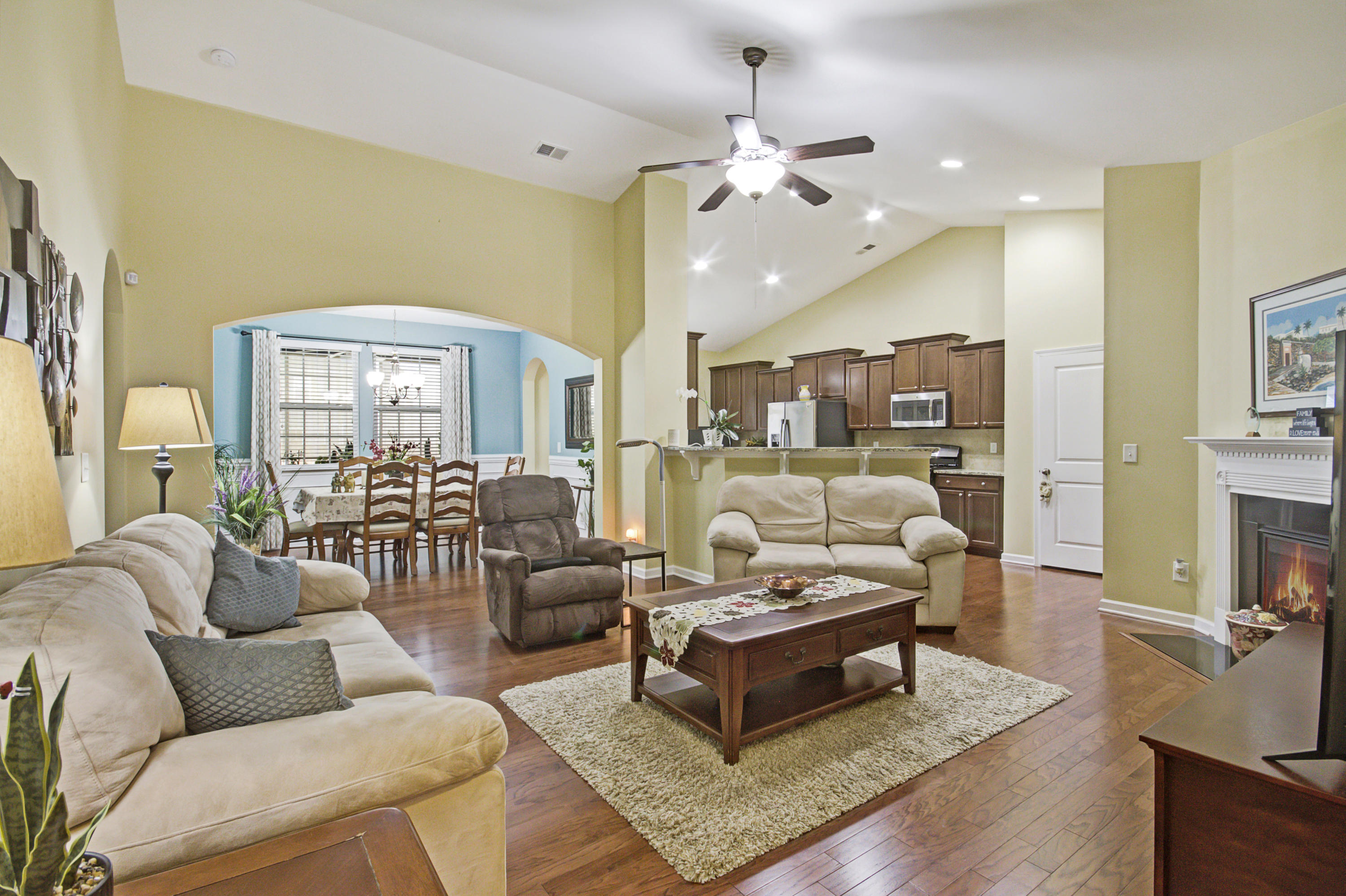 310 Beautyberry Road Summerville, SC 29486 - Photo 5 of 29 IMG_6110_1_2