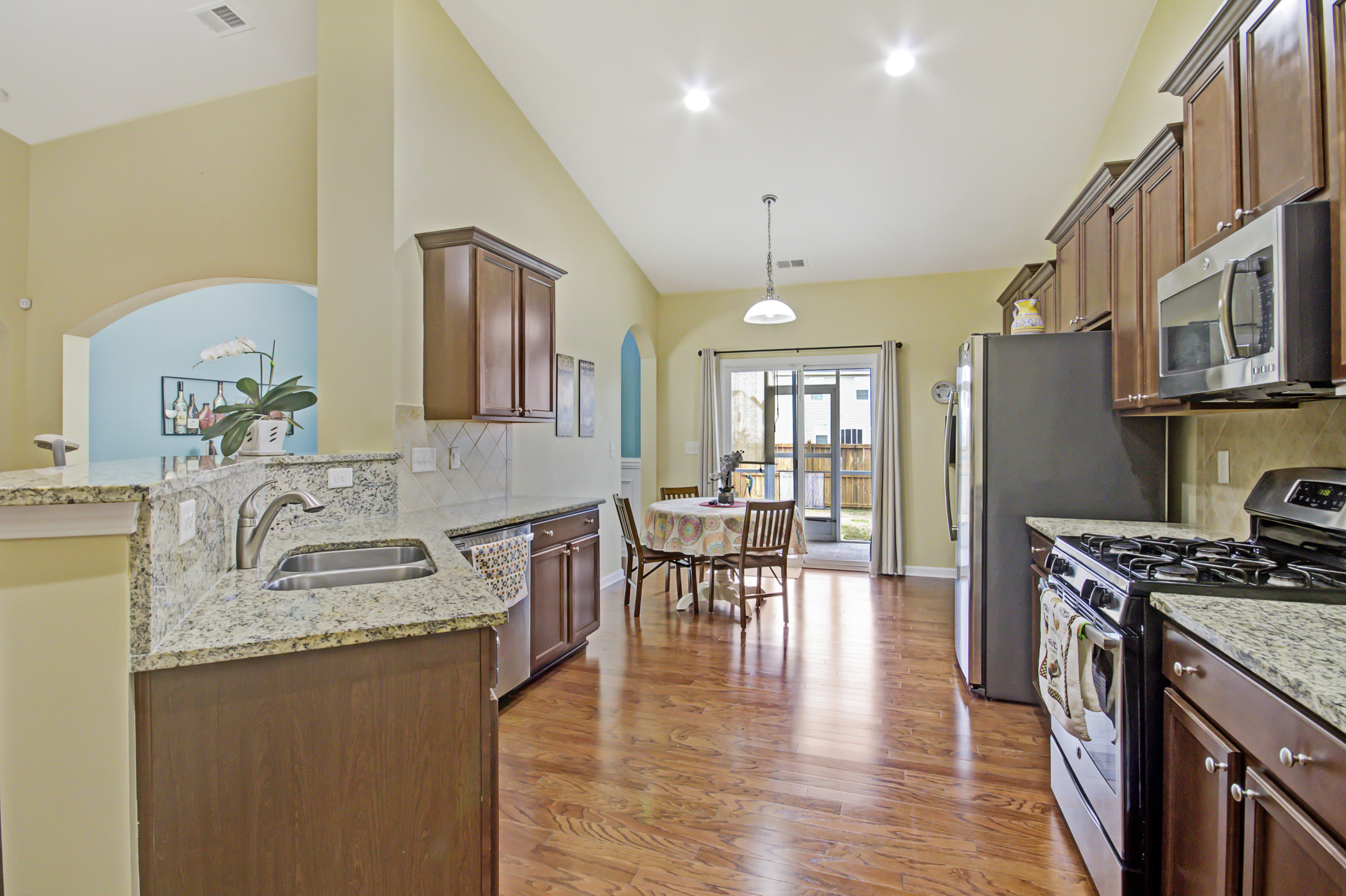 310 Beautyberry Road Summerville, SC 29486 - Photo 9 of 29 IMG_6125_6_7