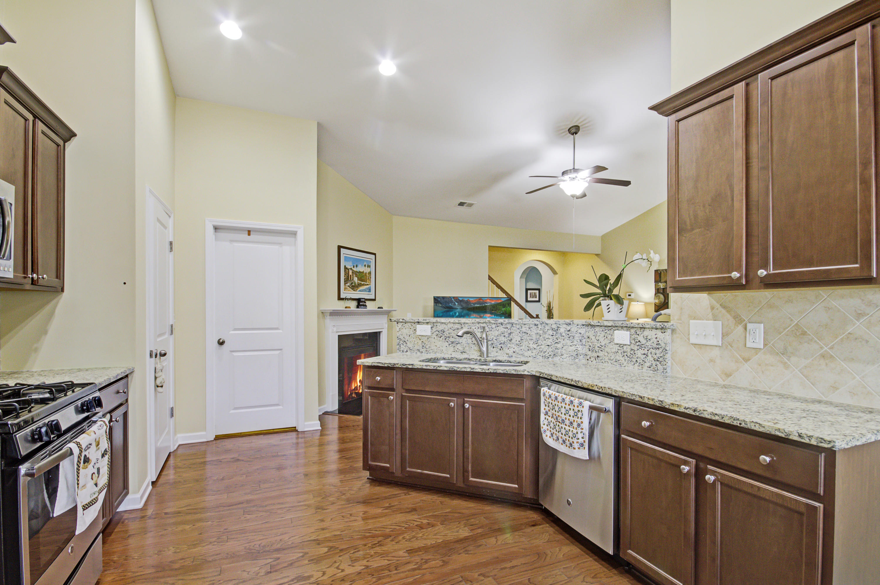 310 Beautyberry Road Summerville, SC 29486 - Photo 10 of 29 IMG_6128_29_30