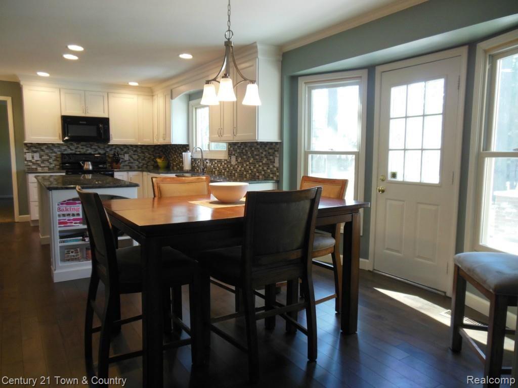 400 Tanglewood Drive Rochester, MI 48309 - Photo 14 of 52 023.jpg