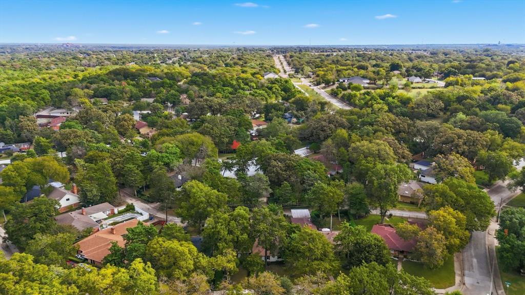 5940 Hunters View Lane Dallas, TX 75232 - Photo 22 of 24 Aerial view of property and surrounding area featuring nearby suburban area