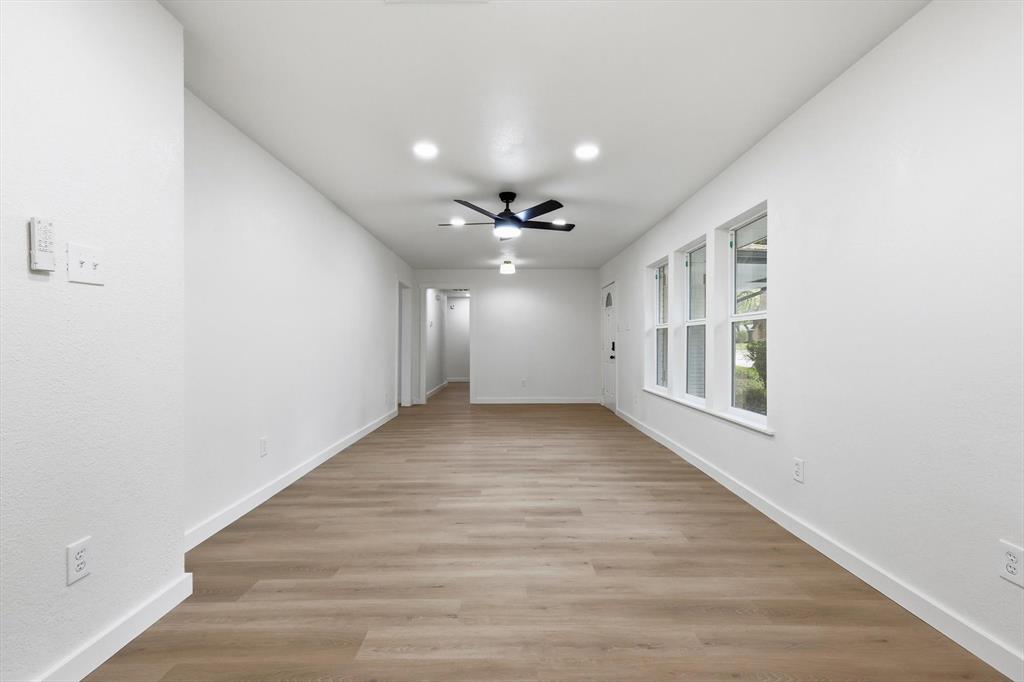 5940 Hunters View Lane Dallas, TX 75232 - Photo 3 of 24 Sitting Area