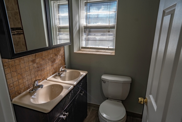 5143 Ridge Avenue Hillside, IL 60162 - Photo 13 of 17