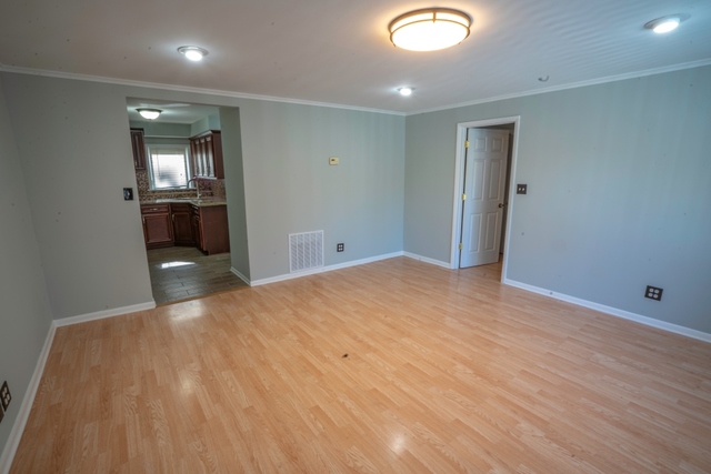 5143 Ridge Avenue Hillside, IL 60162 - Photo 4 of 17