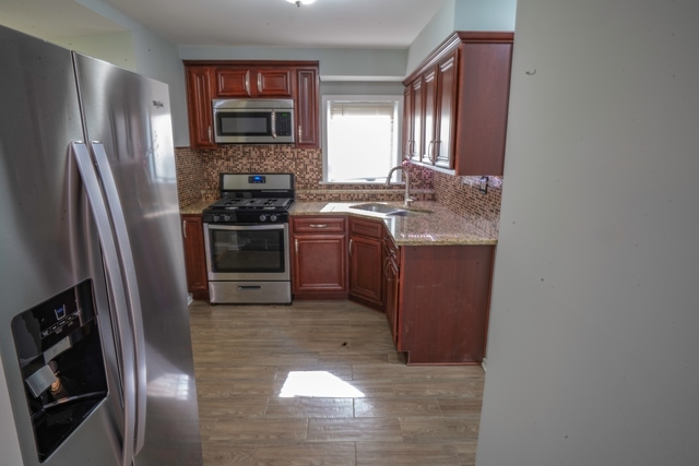5143 Ridge Avenue Hillside, IL 60162 - Photo 6 of 17