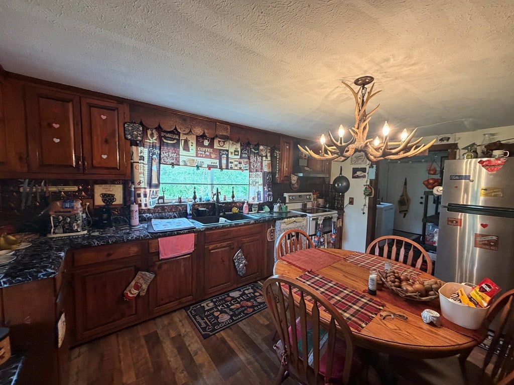 711 Blue Jay 6 Road Cool Ridge, WV 25825 - Photo 15 of 27 Gallery Image 15