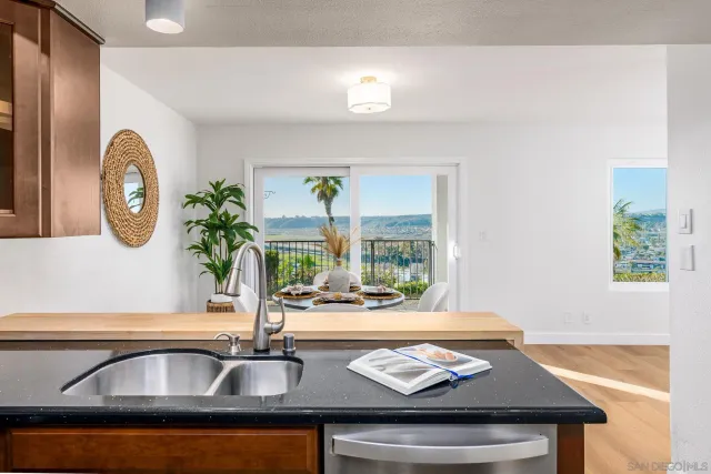 $425,000 | 3606 Vista Rey, Unit 9, Oceanside, CA 92057