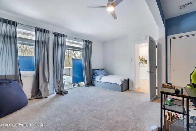 $1,500,000 | 125 Achill Lane, Dingmans Ferry, PA 18328